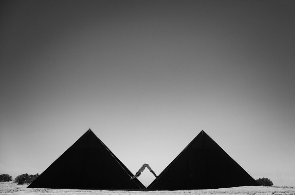 2081